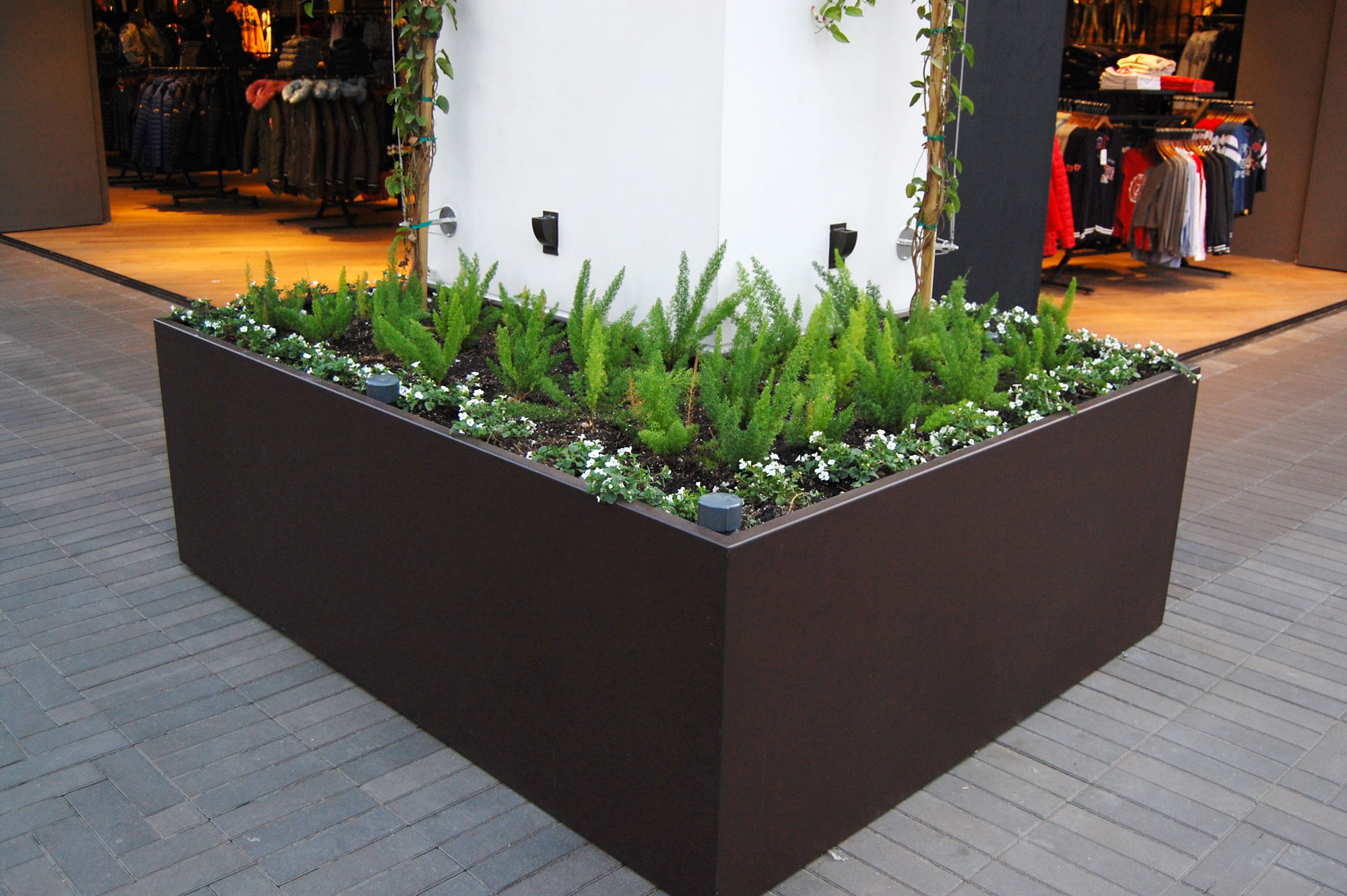 Commercial, Industrial Planter Boxes &amp; Garden Beds 